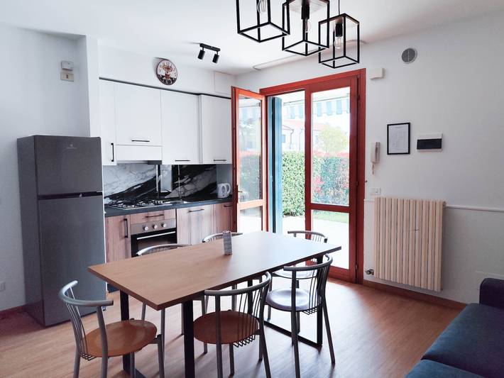 Ferienwohnung für 6 Personen, mit Balkon und Terrasse sowie Pool