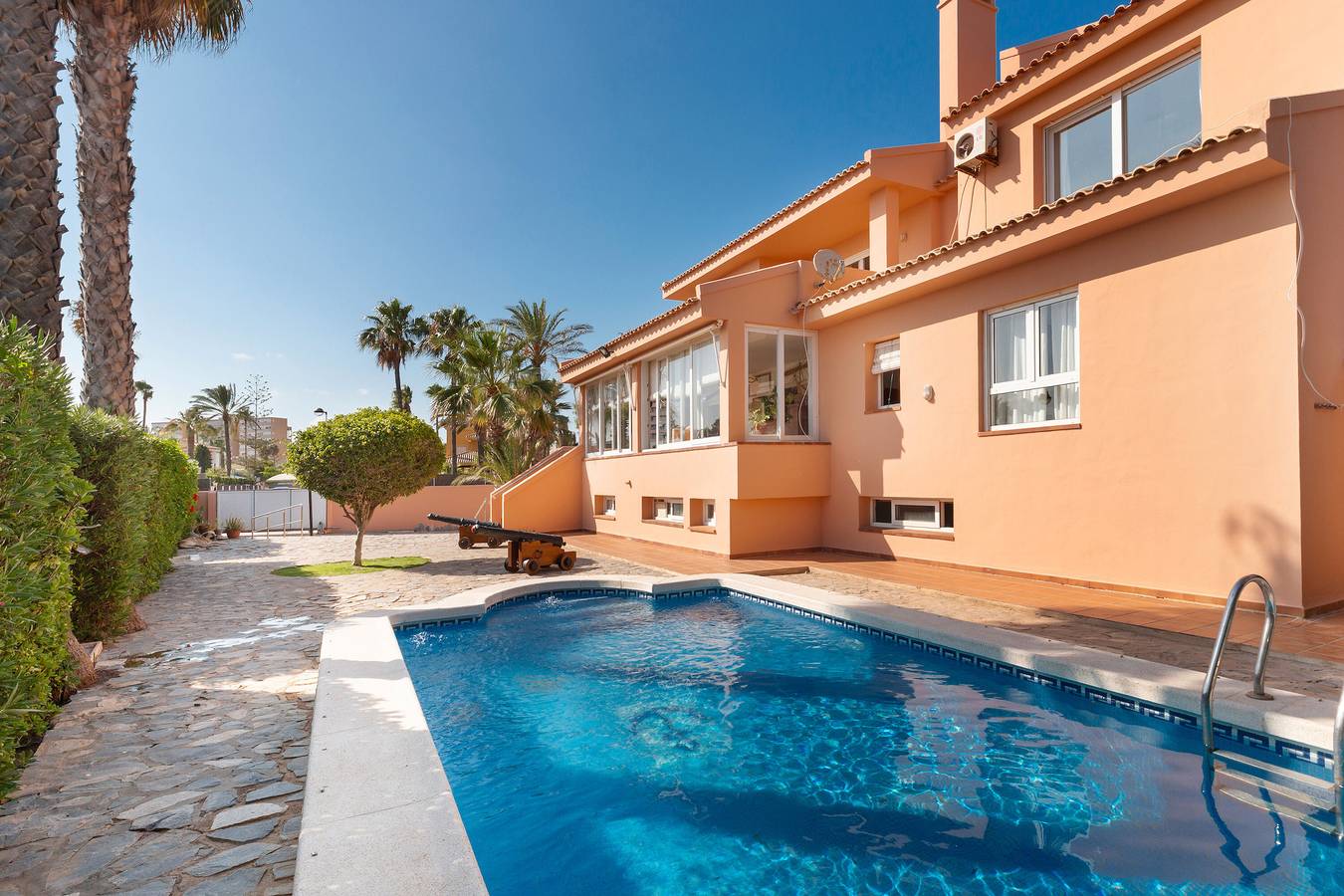 Villa 'La Gola' avec vue sur la mer, piscine partagée et Wi-Fi in La Manga del Mar Menor, Mar Menor
