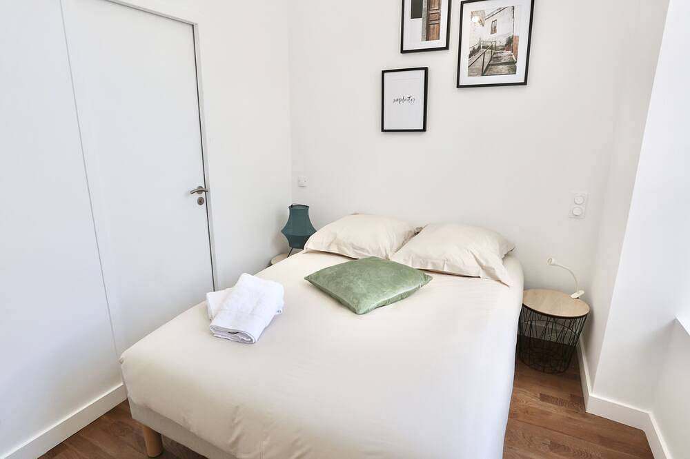Apartamento entero, Napoléon Gare 6 ★ T2 ★1er etage ★ Bylocly in Pontivy, Pontivy region