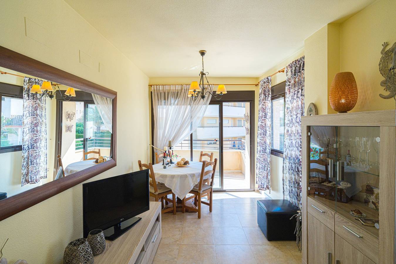 Entire apartment, Holiday Apartment 'Estrella 1L Spaniahome' with Pool, Private Terrace & Wi-Fi in L'Albir, Alfàs del Pi