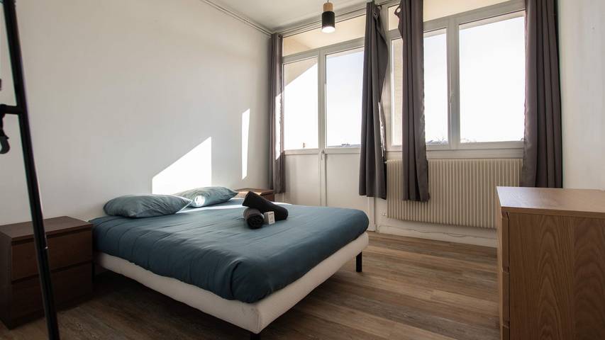 Ganze Wohnung, Douai 4 chambres Place d’Armes – 3e étage in Douai, Département Nord