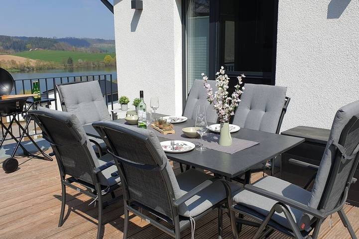 Luxus-Ferienhaus für 6 Personen, mit Balkon und Garten sowie Sauna, mit Haustier