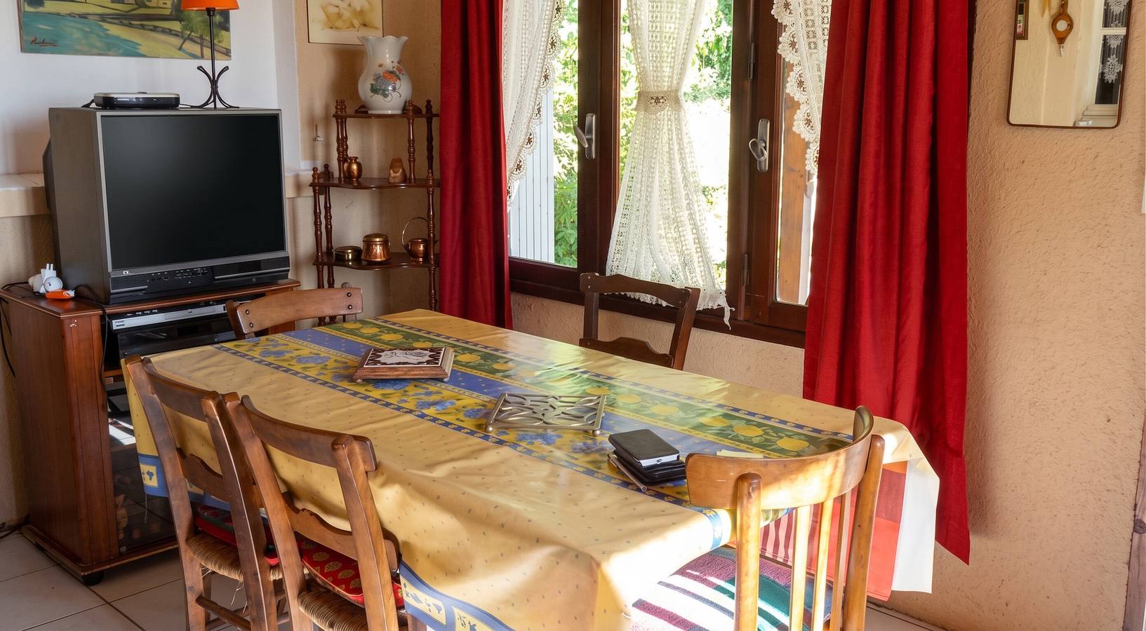 Casa encantadora en Teyssieu con chimenea y jardín. in Teyssieu, Lot