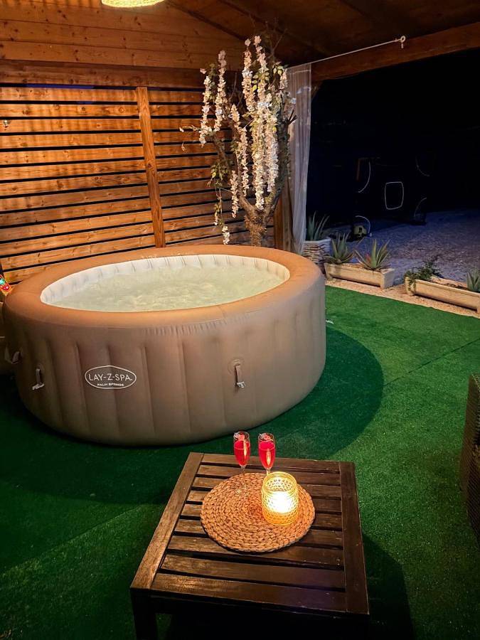Casa de vacaciones para 4 personas, con piscina y jacuzzi además de jardín y terraza - 1