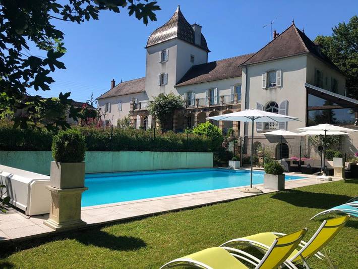 Gîte pour 6 personnes, avec vue et piscine ainsi que vue sur le lac et jardin dans Mantoche - 2