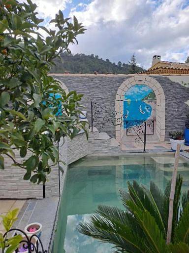 Appartement de vacances pour 2 personnes, avec Jacuzzi et Terrasse ainsi que Jardin et Piscine