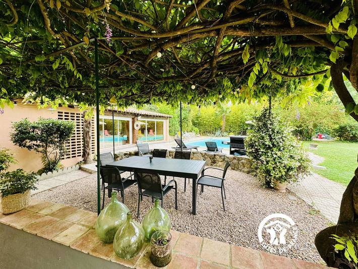 Gîte pour 15 personnes, avec Terrasse ainsi que Jardin et Piscine à Carcassonne - 2