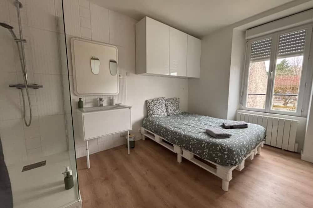 Entire apartment, Le Petit Milly in Milly-la-Forêt, Parc naturel régional du Gâtinais français