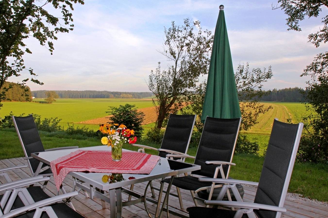 Ferienhaus Eller - Haus Efeu 90m², bis 6 Personen, 3 separate Schlafzimmer in Traunreut, Landkreis Traunstein