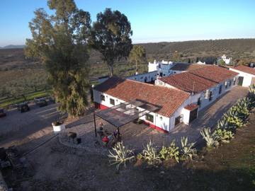 Casa rural para 10 personas, con vistas además de piscina y jardín, Se admiten mascotas en Tierra de Barros