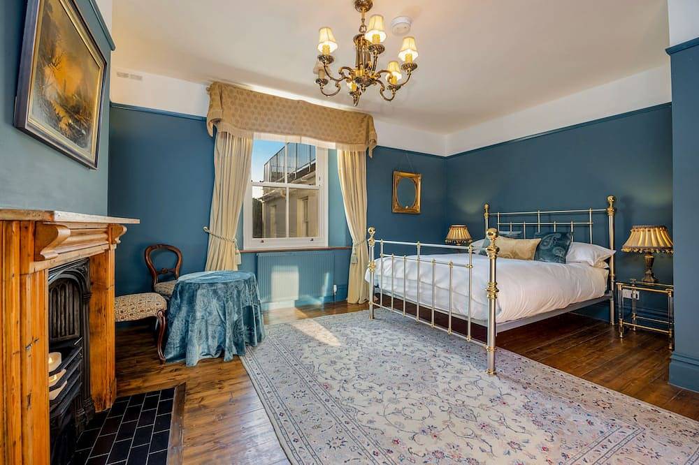 Ganze Wohnung, Deluxe-Apartment-Eigenes Badezimmer-Blick auf den Hof in Chagford, Dartmoor National Park
