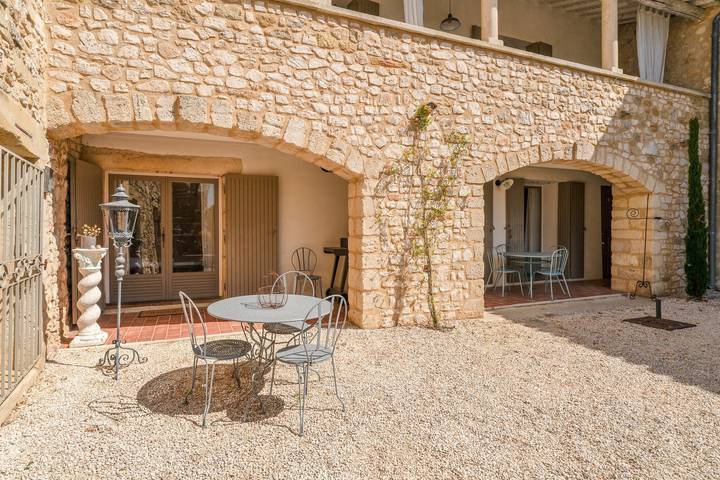 Casa vacanze 'Monet - Mas De Rey' con piscina condivisa, terrazza privata e Wi-Fi in Arpaillargues-et-Aureillac, Nimes e dintorni