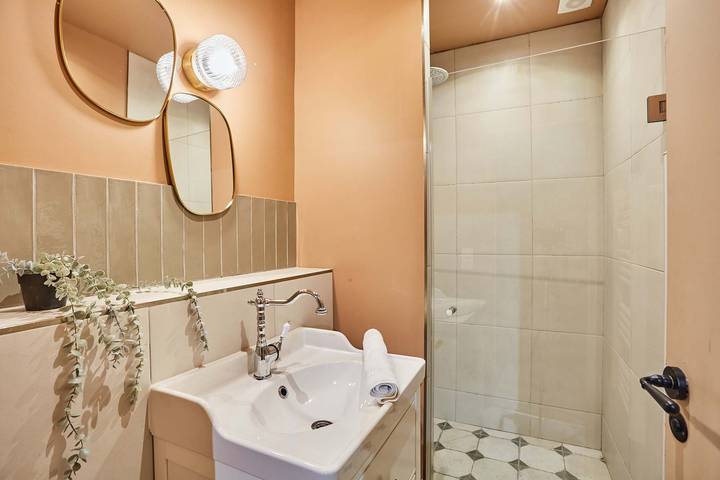 Appartement entier, Charming Duplex Center of Paris in Paris, Île de France