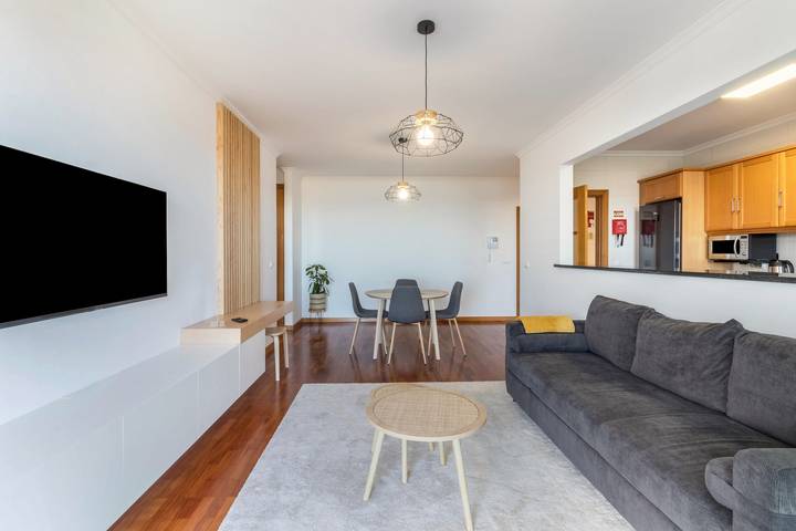 Appartement entier, Appartement "Avec la vue sur la mer" avec balcon et Wi-Fi in Caniço, Île de Madère