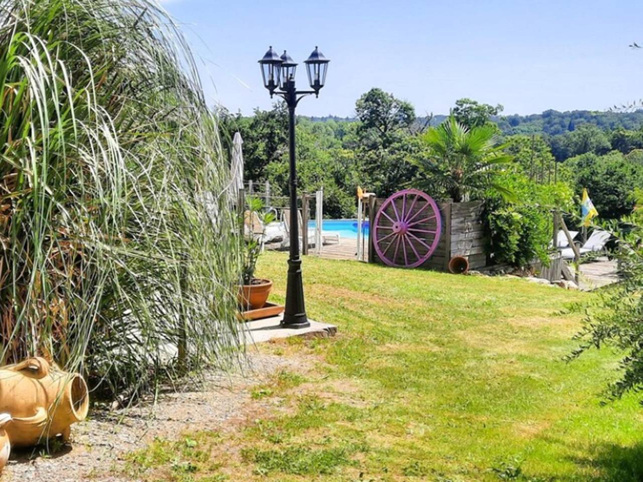 Modern gite in Haut Vienne with large garden in Les Salles-Lavauguyon, Périgord-Limousin Regional Nature Park