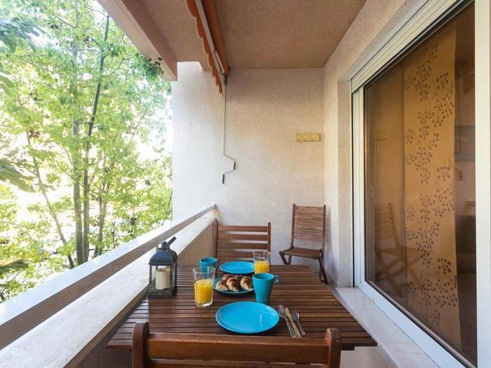 Apartamento vacacional entero, Apartamento luminoso con 2 habitaciones y terraza en San Juan de Alicante in El Barrio, San Juan de Alicante