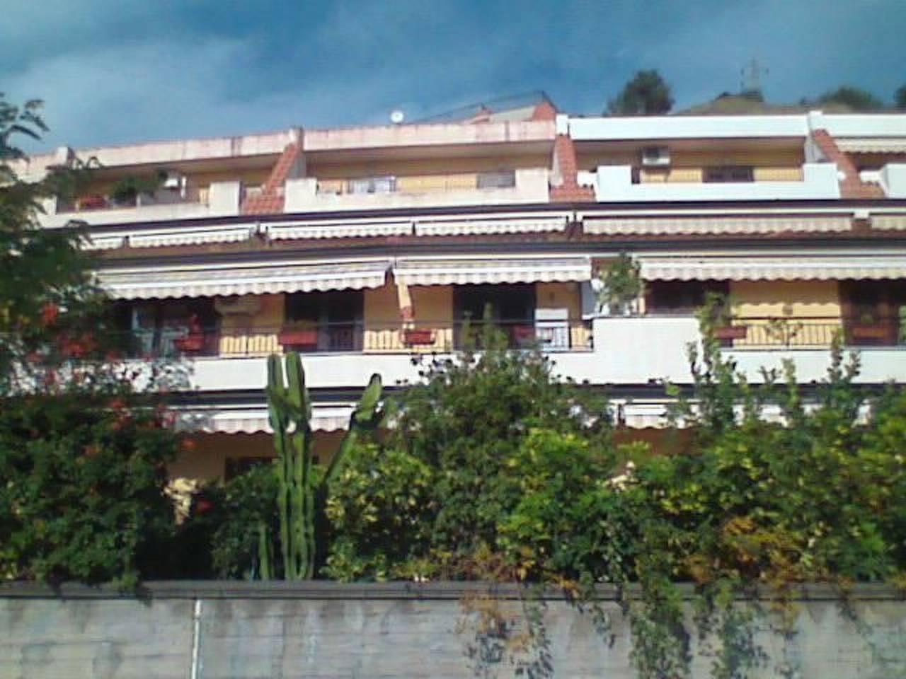 Appartement entier, 'Entire' mit Terrasse in Letojanni, Province de Messina