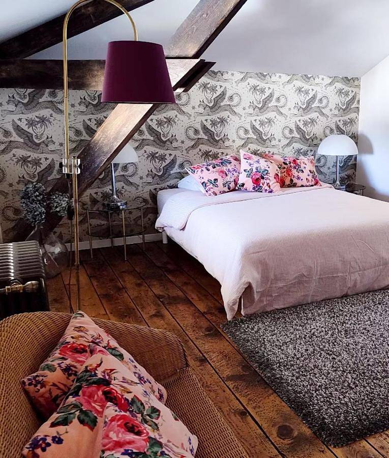 Appartement de vacances entier, Double Room with Private Bathroom in Remiremont, Région d'Épinal