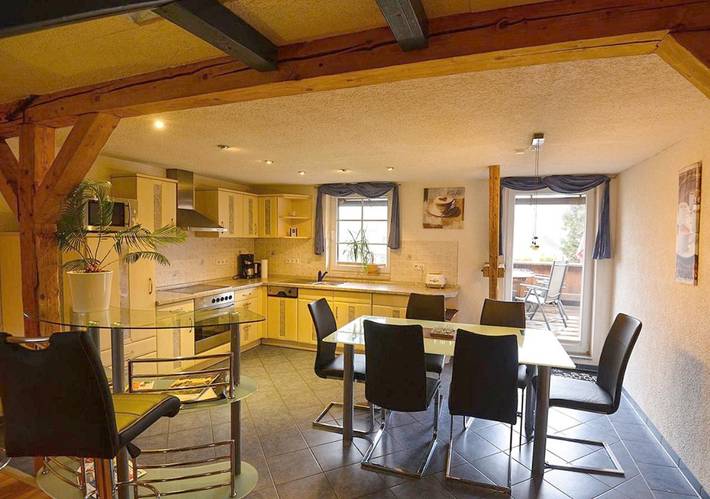 Location de vacances pour 6 personnes, avec sauna et piscine ainsi que vue et jardin à Tanne - 4