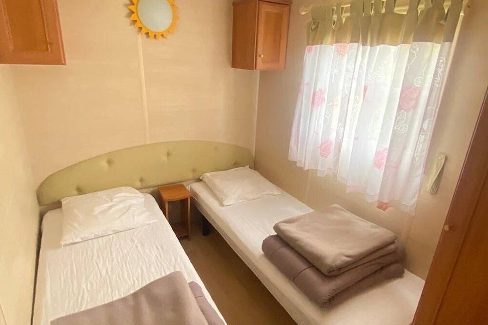 Zecamping 4* animé piscine chauffée chiens acceptés locatif Tv Lv clim in Le Grand-Serre, Région de Valence