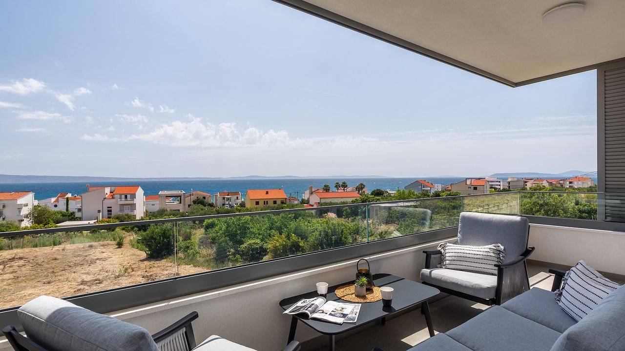 Villa for 4 people with hot tub in Podstrana, Split-Dalmatia