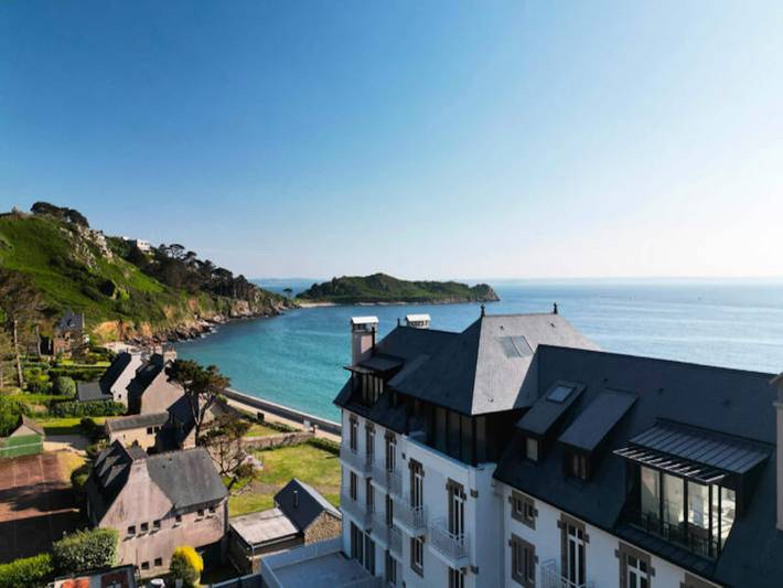 Location de vacances pour 2 personnes, avec balcon ainsi que piscine et jardin, adapté aux familles dans Plage Tresmeur