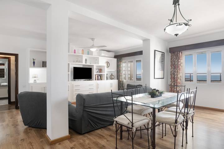 Entire apartment, Apartment 'Miramar' with Sea View, Wi-Fi and Air Conditioning in Playa Barbate, Barbate