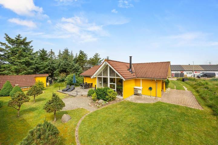 Ferienhaus für 5 Personen, mit Balkon/Terrasse und Whirlpool sowie Terrasse und Sauna