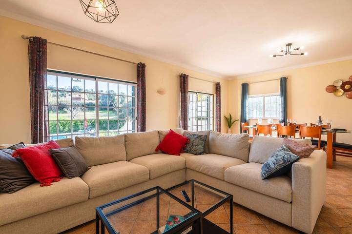 Location de vacances pour 8 personnes, avec piscine à Porches - 4