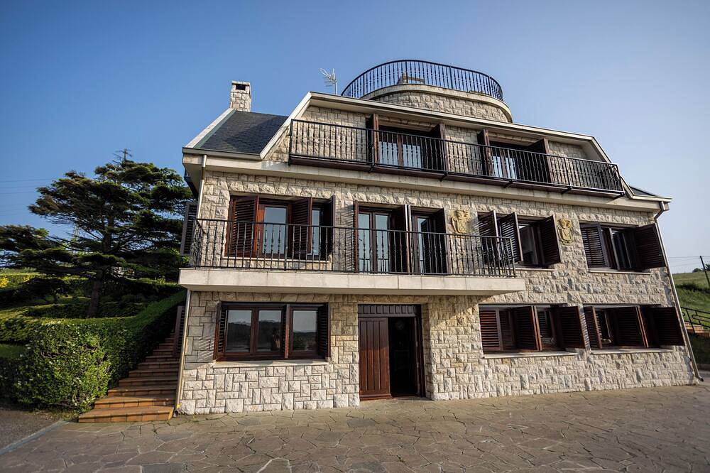 Villa Lara in Mogro, Miengo