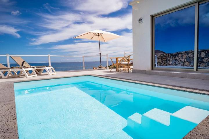 Gîte pour 2 personnes, avec piscine ainsi que jardin et vue à La Lajita