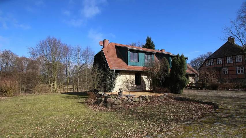 Ferienhaus für 4 Personen, mit Terrasse und Pool in Dobbin-Linstow