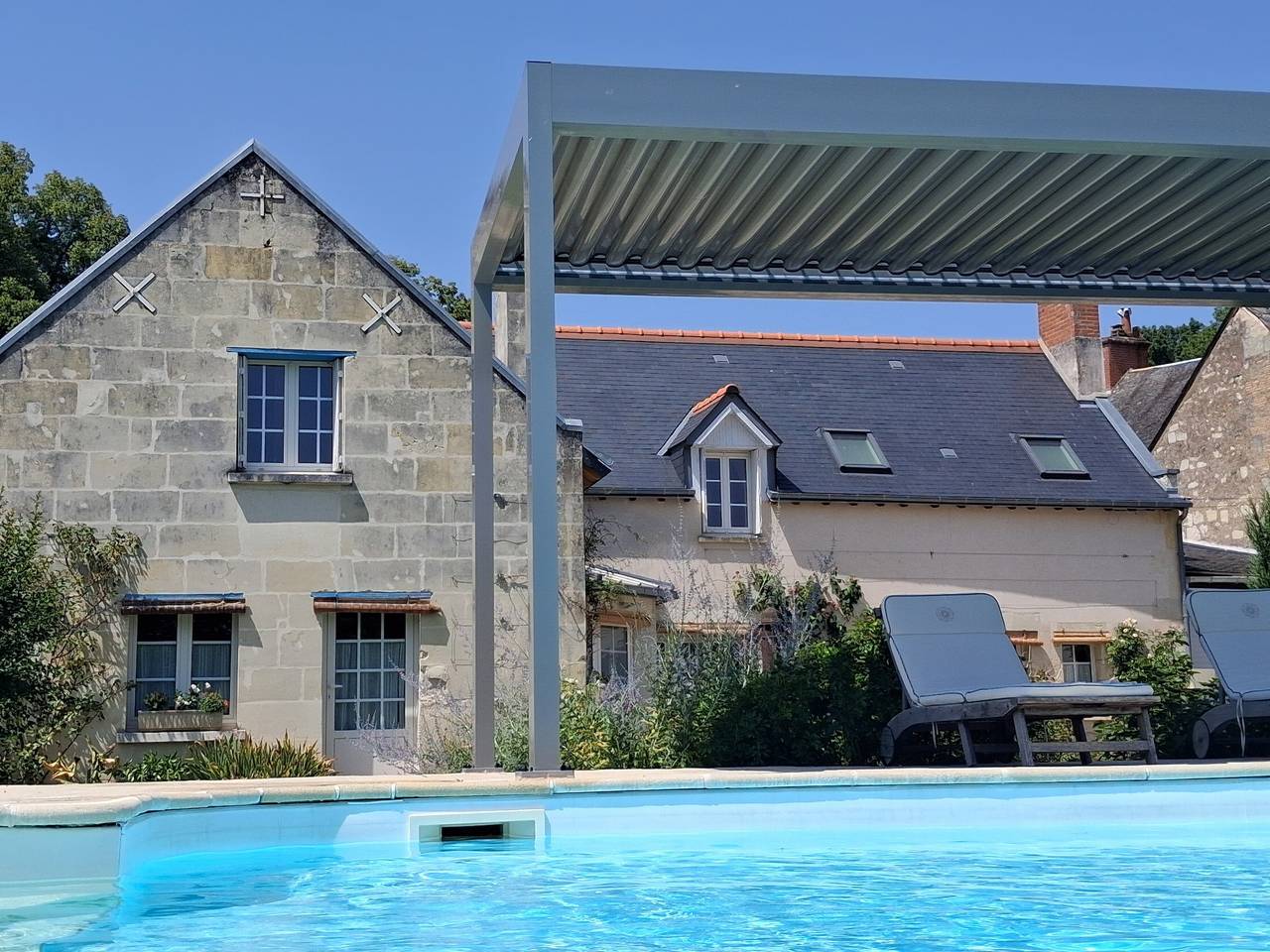 Chambre d’hôtes « Le Jardin des Oiseaux » avec piscine, terrasse partagées et Wi-Fi in Saint-Michel-sur-Loire, Vallée de la Loire
