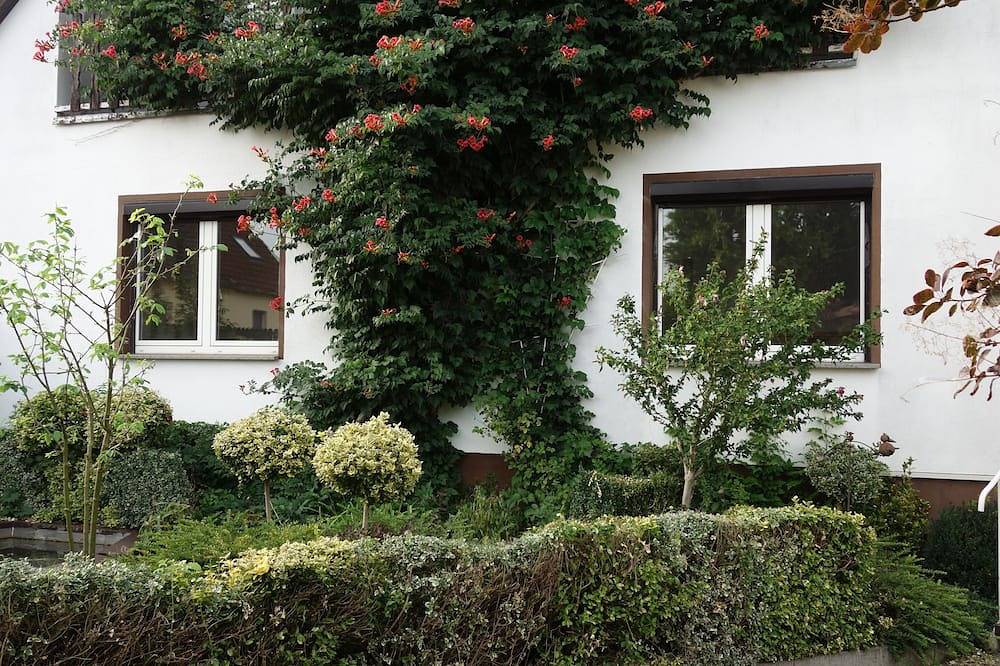 Ganze Wohnung, Große Ferienwohnung im wunderschönen Havelland am Rand von Berlin-Spandau in Schönwalde-Glien, Havelland