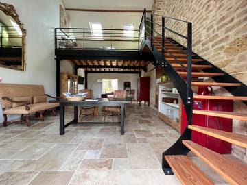 Gîte pour 2 personnes, avec vue ainsi que terrasse et jardin dans Gâprée