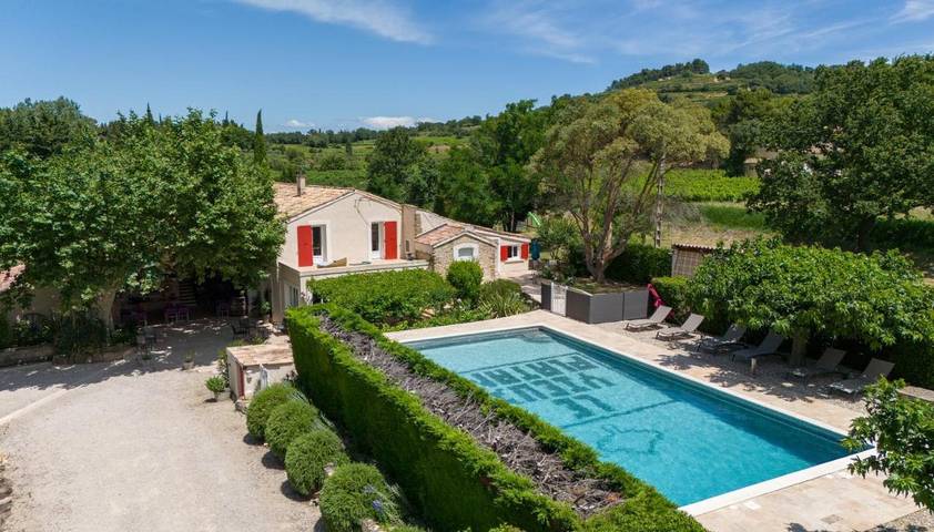 Gîte pour 2 personnes, avec terrasse ainsi que jardin et piscine à Cairanne - 2