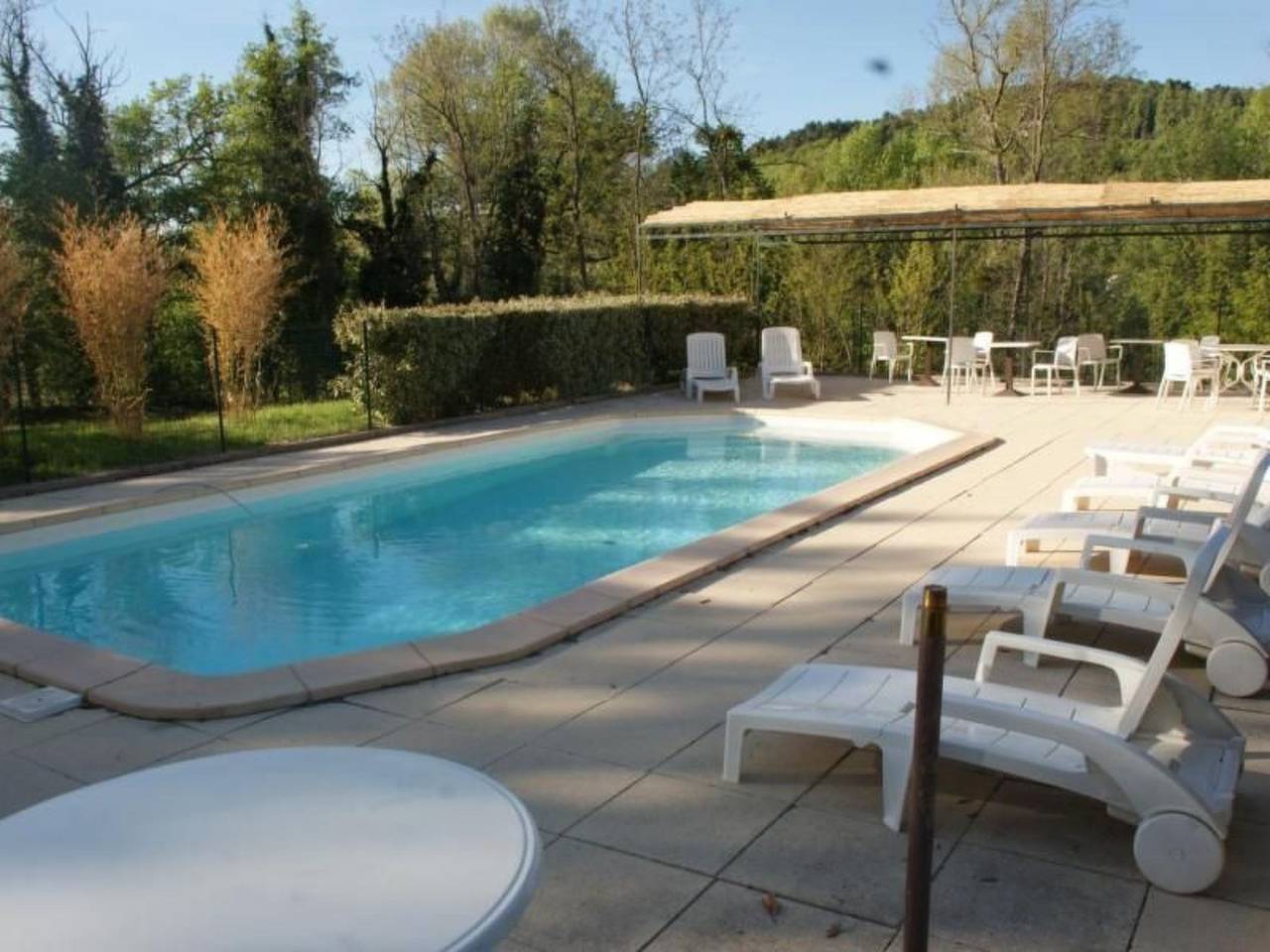 Schöne provenzalische Villa Les Carlets mit Pool in Saignon, Regionaler Naturpark Luberon