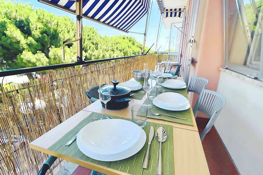 Entire apartment, [House of Sun] Relax & Beach 400 meters away in Albenga in Albenga, Riviera di Ponente