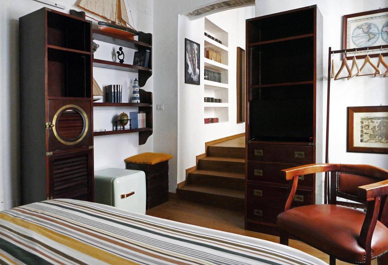 Double Room with Private Bathroom in Formia, Province de Latina