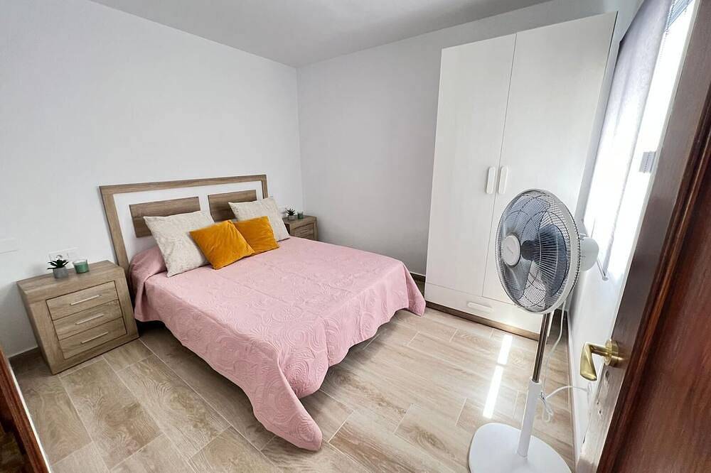 Apartamento entero, !A 5 minutos de La Playa! Terraza privada con vistas al Teide.\nclima inmejorable in Las Galletas, Tenerife Sur
