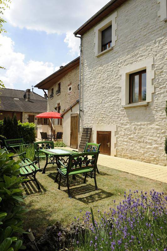 Gîte pour 5 personnes, avec terrasse et jardin dans l' Aube - 2