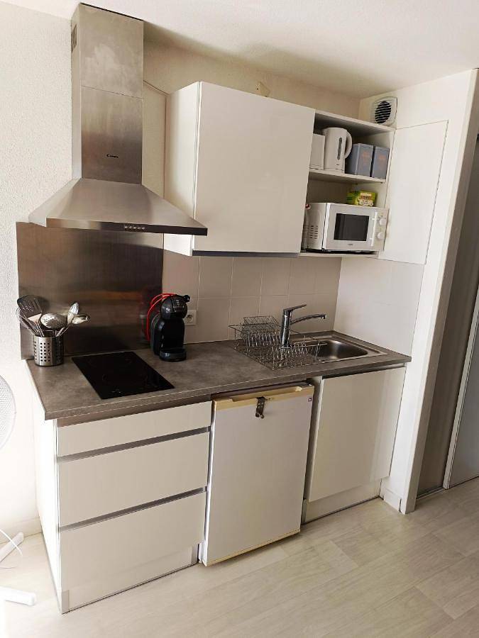 Gîte pour 2 personnes, avec vue ainsi que piscine et terrasse à Prunières - 3