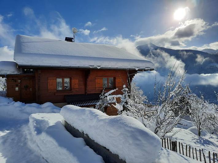 Chambre d’hôte pour 2 personnes, avec jacuzzi et sauna ainsi que jardin et piscine, animaux acceptés en Savoie - 2