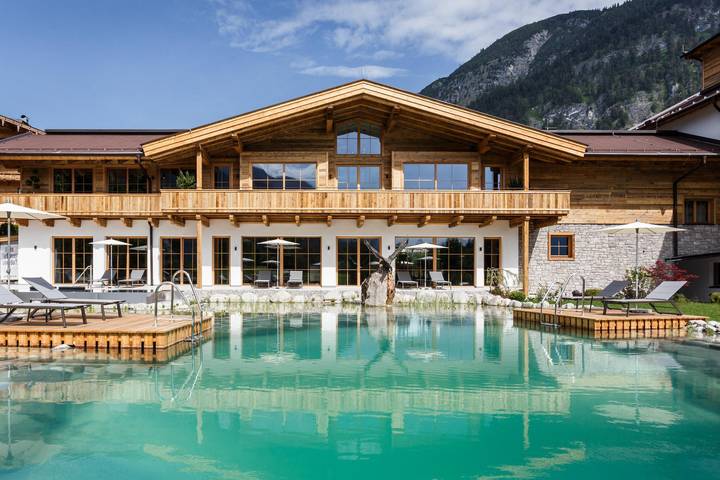 Ferienwohnung für 2 Personen, mit Balkon/Terrasse und Balkon sowie Terrasse und Whirlpool in Eben am Achensee