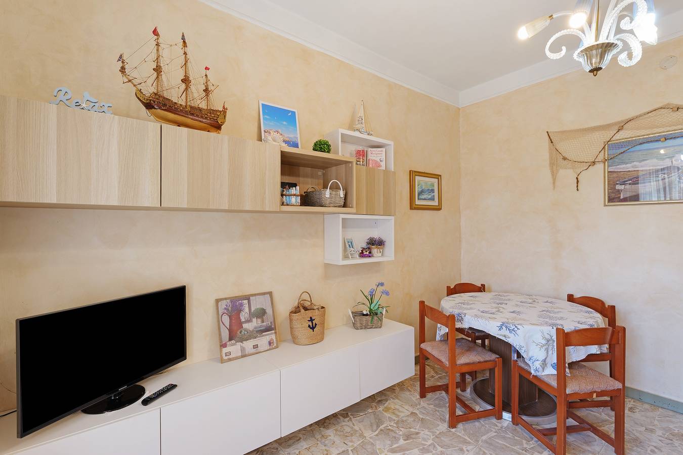 Ganze Wohnung, Ferienwohnung 'Vista Mare' mit Meerblick, Balkon und Klimaanlage in Andora, Riviera di Ponente
