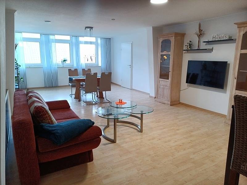 Apartamento vacacional entero, Apartamento de vacaciones para 4 personas con vistas in Vlotho, Renania del Norte-Westfalia