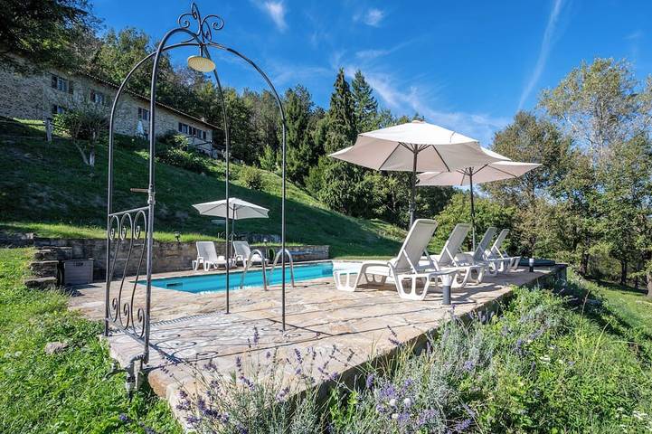 Gîte pour 2 personnes, avec jardin et piscine à Monastero Bormida
