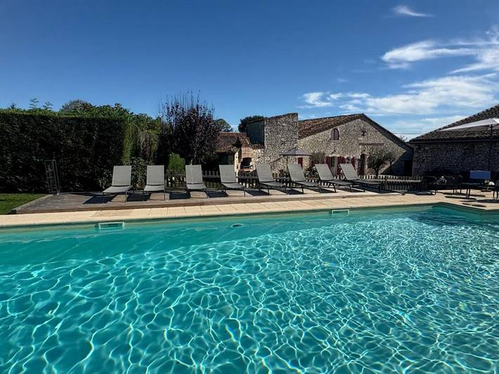 Location de vacances pour 10 personnes, avec piscine ainsi que terrasse et vue, animaux acceptés à Saint-André-et-Appelles