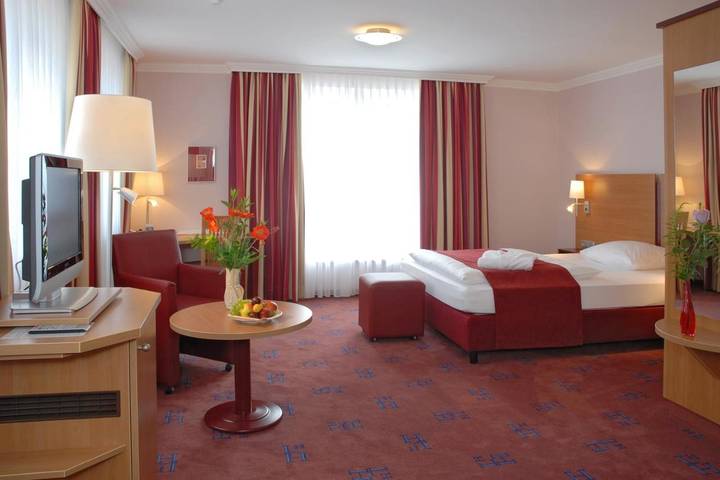 Hotel für 3 Personen, mit Terrasse und Garten sowie Sauna und Ausblick in Burghausen - 3