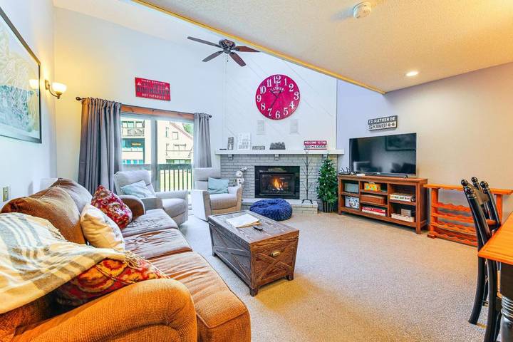 Ferienwohnung für 8 Personen, mit Pool und Whirlpool sowie Balkon - 1